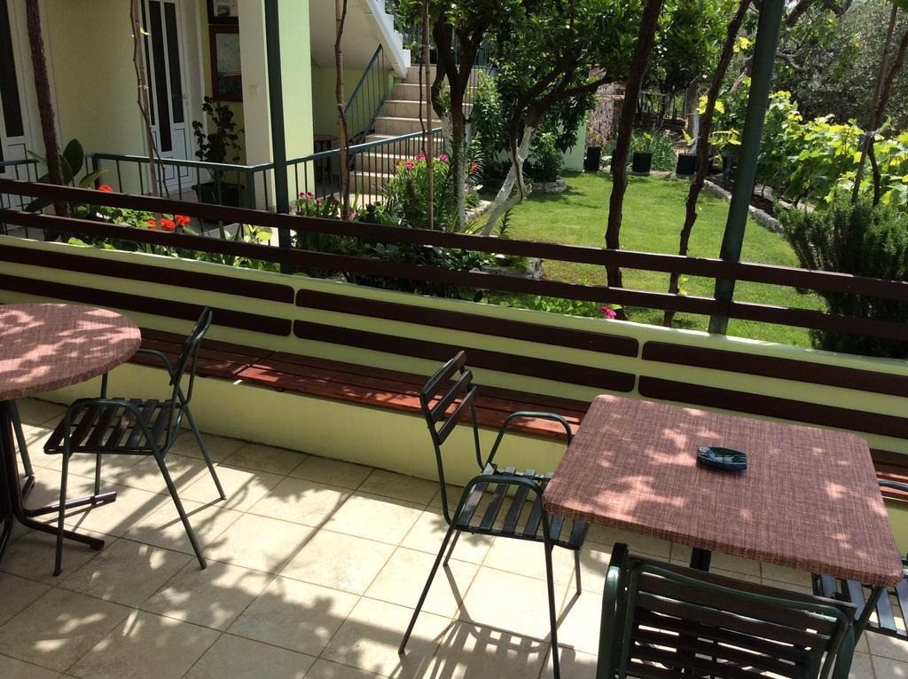 Apartments Simo Petrovac Exterior foto